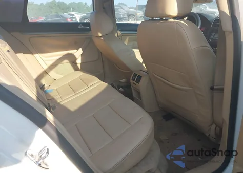 2008 Volkswagen Jetta Se/Sel z USA, uszkodzony, nr VIN 3VWRZ71K68M038490